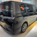 TOYOTA VOXY 2.0X CVT full