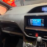 TOYOTA VOXY 2.0X CVT full