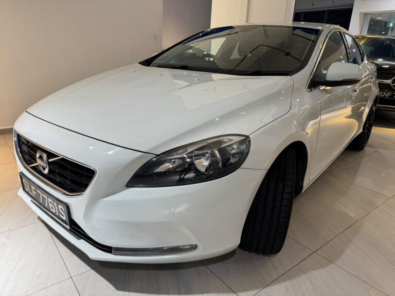 VOLVO V40 T2 (A)