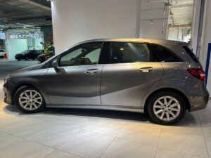 MERCEDES BENZ B180 STYLE (R16 LED)