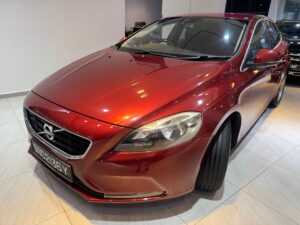 VOLVO V40 T2 (A)