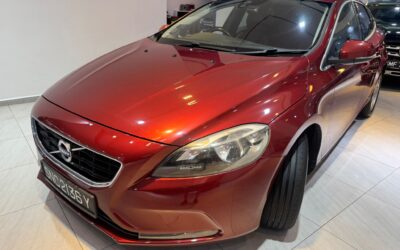 VOLVO V40 T2 (A)