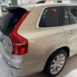 VOLVO XC90 T5 MOMENTUM (A) AWD full