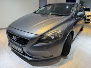 VOLVO V40 T2 (A)